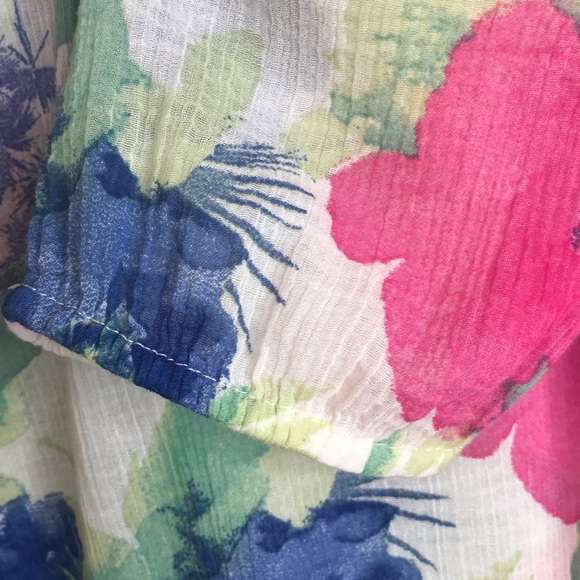 Chico’s Semi Sheer 3/4 Spring Floral Top - Picture 6 of 6